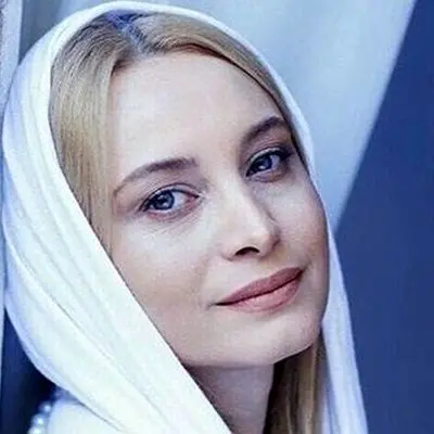 مریم کاویانی در 55 سالگی با اکسسوری‌های خیره‌کننده همه را شوکه کرد!