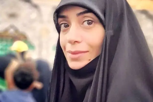 ژست‌های عاشقانه الهام چرخنده و محمدرضا فروتن در پشت صحنه فیلم یلدا!