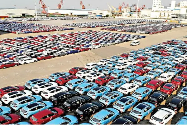 چه کسانی مانع واردات خودرو به ایران هستند؟ /دلایل مخالفت این افراد