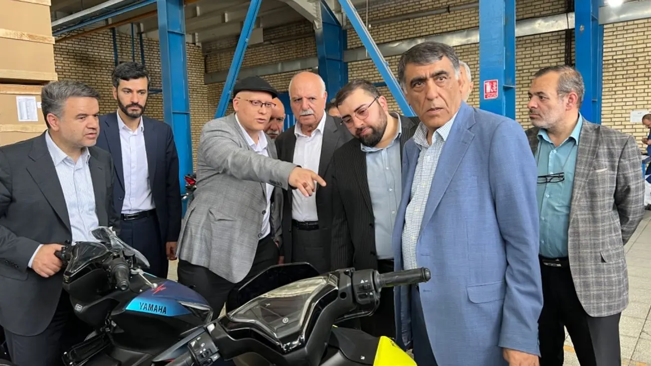 بازدید رئیس اتاق اصناف ایران از واحدهای تولیدی استان قم