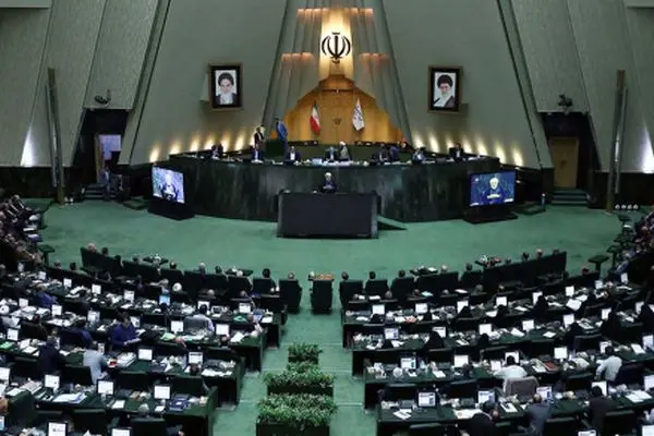 نمایندگان مجلس ایران چه مقدار حقوق دریافت می‌کنند؟