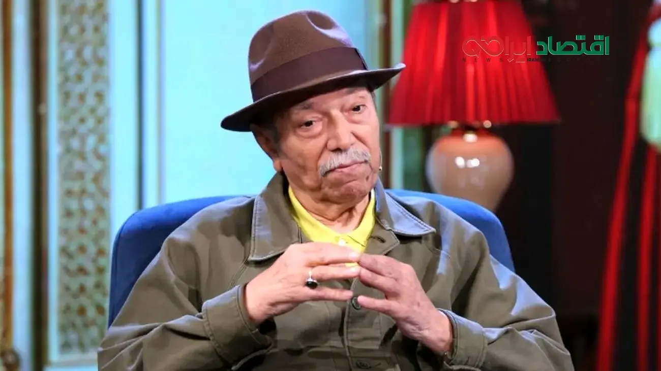 دکوراسیون تاریخی و عجیب علی نصیریان؛ میزبان پزشکیان و دخترش با پذیرایی هندوانه و زولبیا!