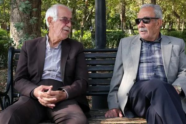 پرداخت معوقات این بازنشستگان + توزیع بن کالاهای اساسی