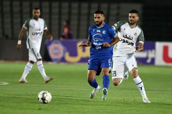 مدافع پرسپولیسی استقلال را با خاک یکسان کرد