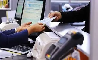 محرومیت از خدمات بانکی/ چه کسانی از لیست حذف شدند؟