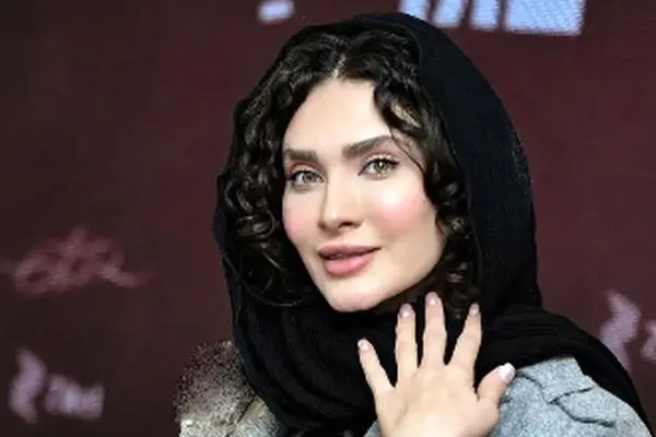 استایل شیک و ژست‌های خیره‌کننده ساناز سعیدی / خانم بازیگر فریبا خوشگل و خواستنی !