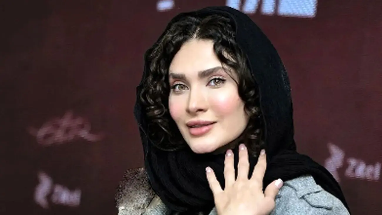 استایل شیک و ژستهای خیرهکننده ساناز سعیدی / خانم بازیگر فریبا خوشگل و خواستنی !