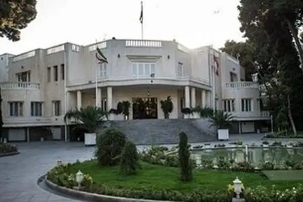 چهره خندان ظریف بعد از حمله موشکی سپاه به اسرائیل+ عکس