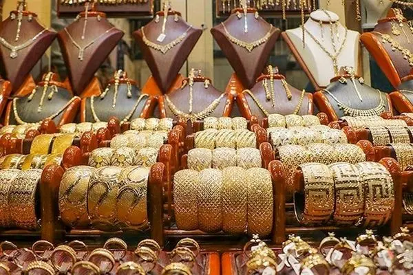قیمت طلا و سکه امروز چهارشنبه ۸ مرداد ۱۴۰۴ / کاهش قیمت سکه در بازار آزاد + جدول