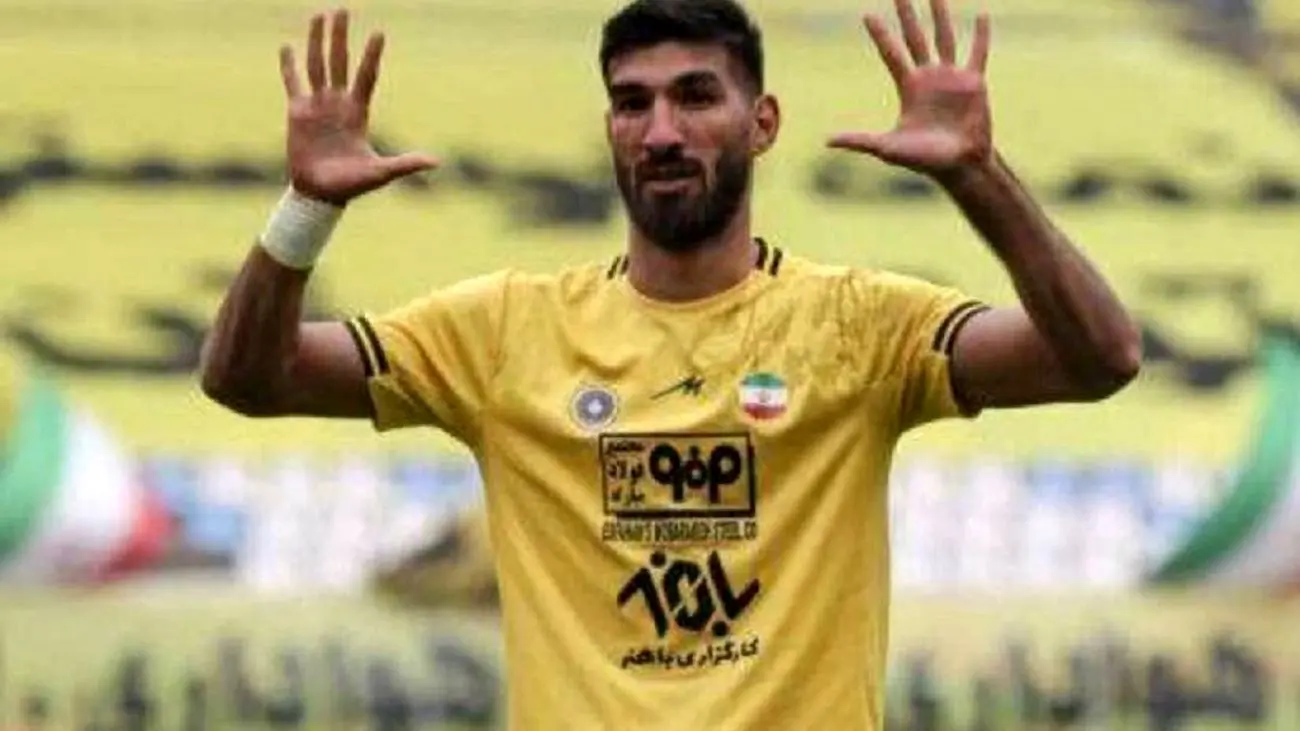 یک استقلالی سند پرسپولیسی شدن مغانلو را امضا کرد/عجب آشفته بازاریست نقل و انتقالات