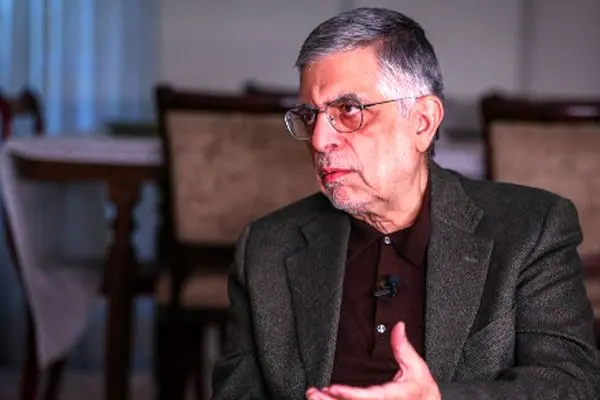 کرباسچی: چرا بازگشت تحریم‌ها عده‌ای را در داخل به وجد آورد؟