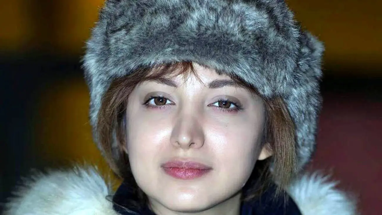 عکس باورنکردنی از چهره بدون آرایش روشنک گرامی / شکسته و داغون تر از همیشه !