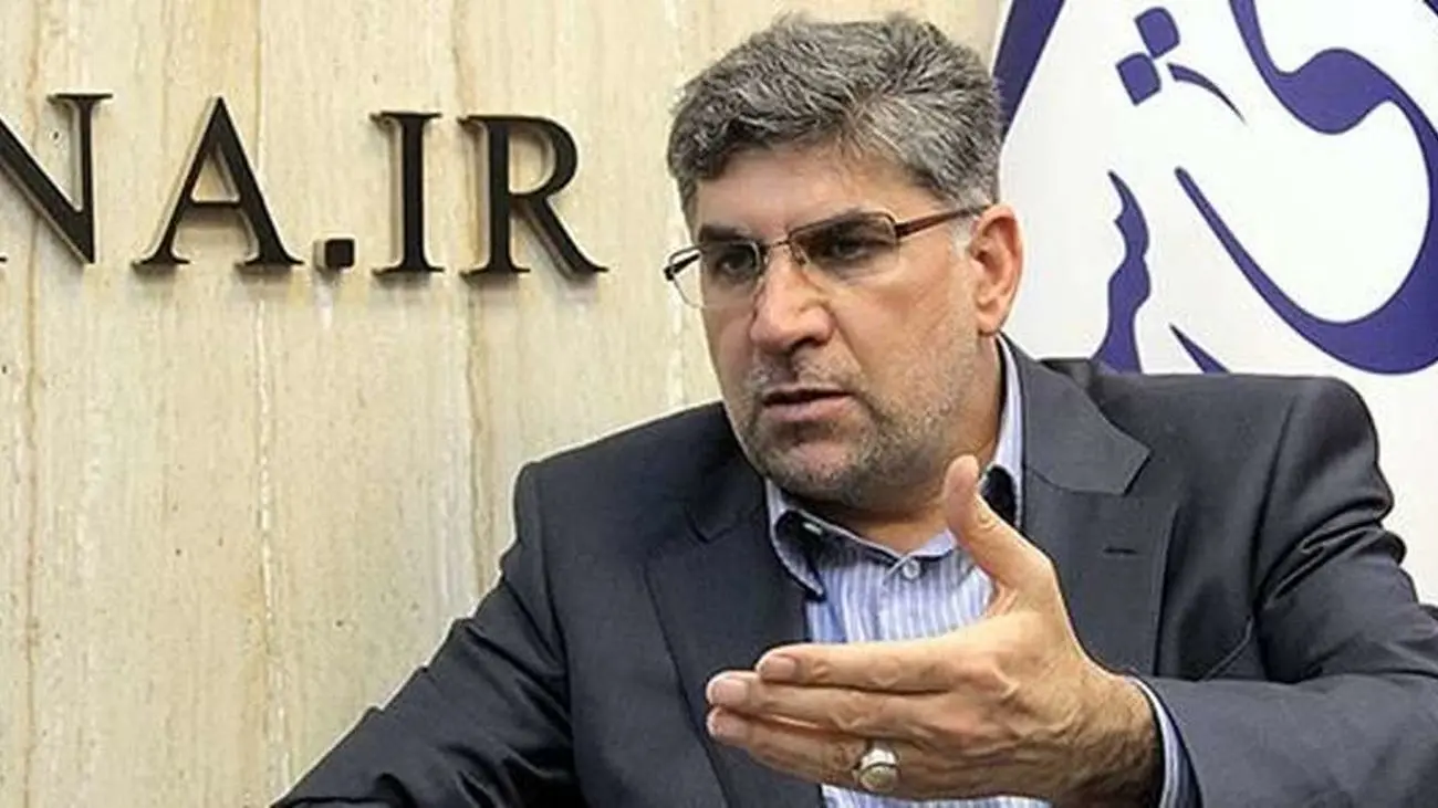 نماینده مجلس: بجای اینکه شندرغاز حقوق را زیاد کنید، جلوی تورم را بگیرید