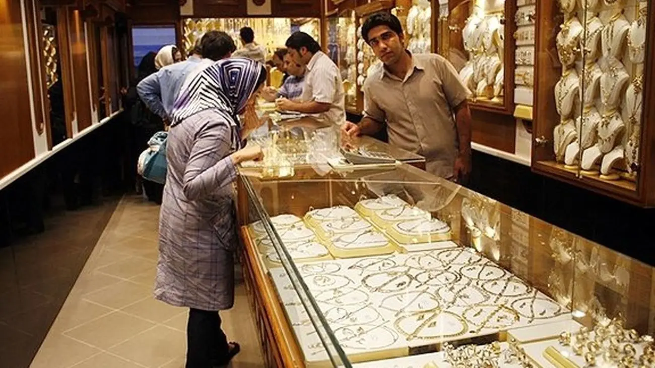قیمت طلا وسکه امروز شنبه ۱۱ اذر ۱۴۰۲ / هر گرم طلا چقدر قیمت خورد؟ + فیلم