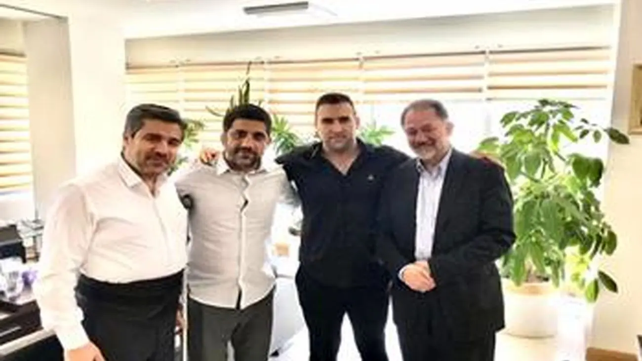 رئیس فدراسیون کشتی میهمان ویژه پتروشیمی جم / حضور جم در میادین ورزشی بررسی شد