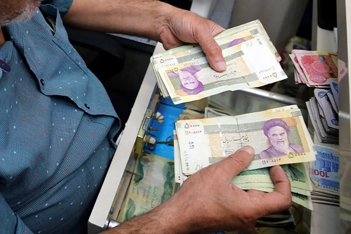 خبر جدید برای کارگران دولت / کارگران ساعتی و پاره وقت امسال چقدر عیدی میگیرند ؟!