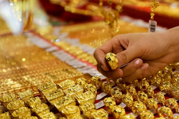 خریداران طلا بخوانند / چطور قیمت طلا را محاسبه  کنیم؟