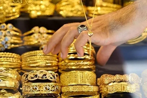 طلا بخریم یا نخریم؟ پیش‌بینی عجیب قیمت طلا تا پایان آذرماه ۱۴۰۴