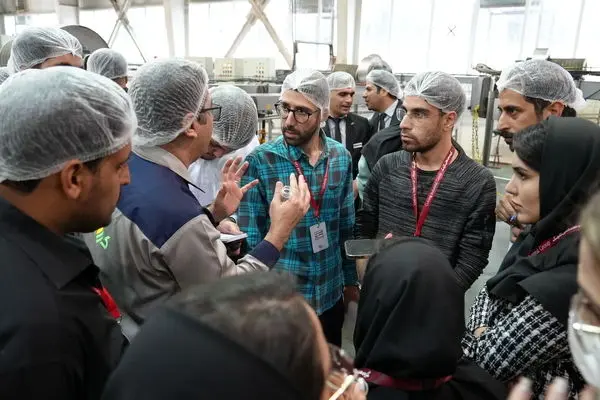 بازدید دانشجویان از کارخانجات شرکت صنعت غذایی کورش