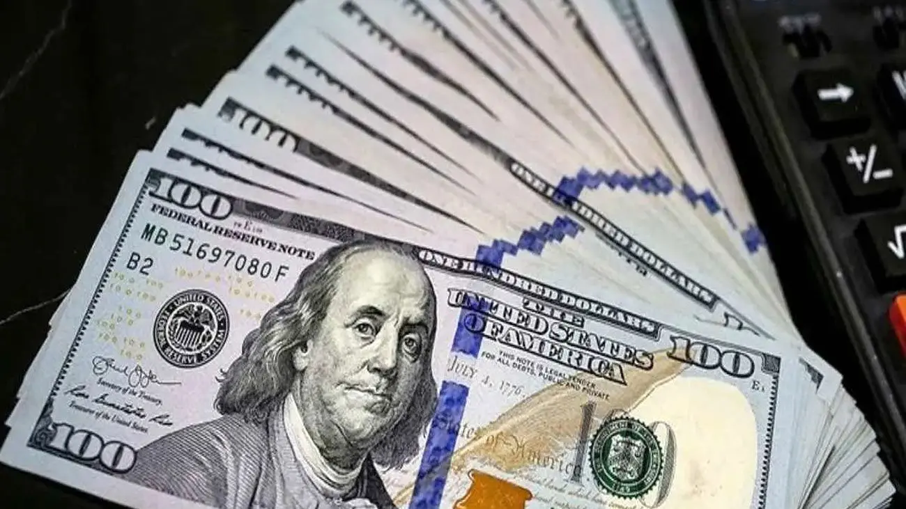 پیش بینی دلار ۷۲ هزار تومانی / وحید شقاقی خبر داد