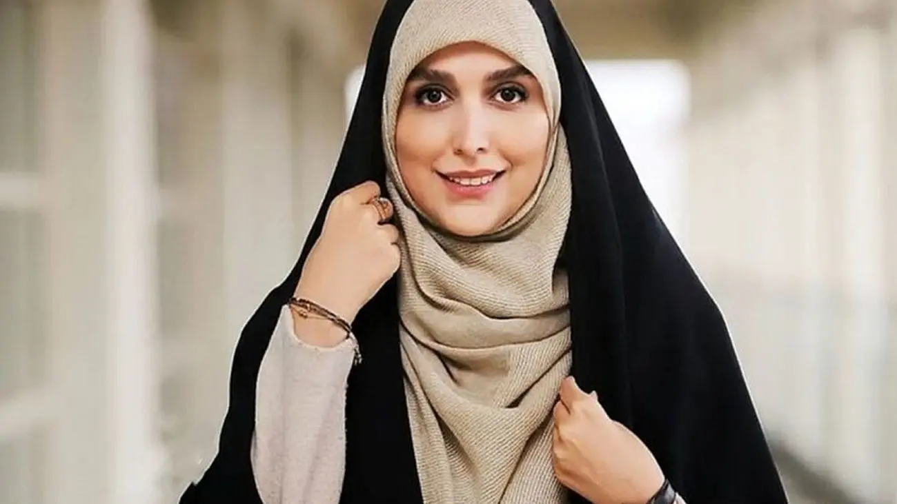 پوشش جذاب خانم مجری صدا و سیما در فرانسه! + عکس باورنکردنی از مژده لواسانی