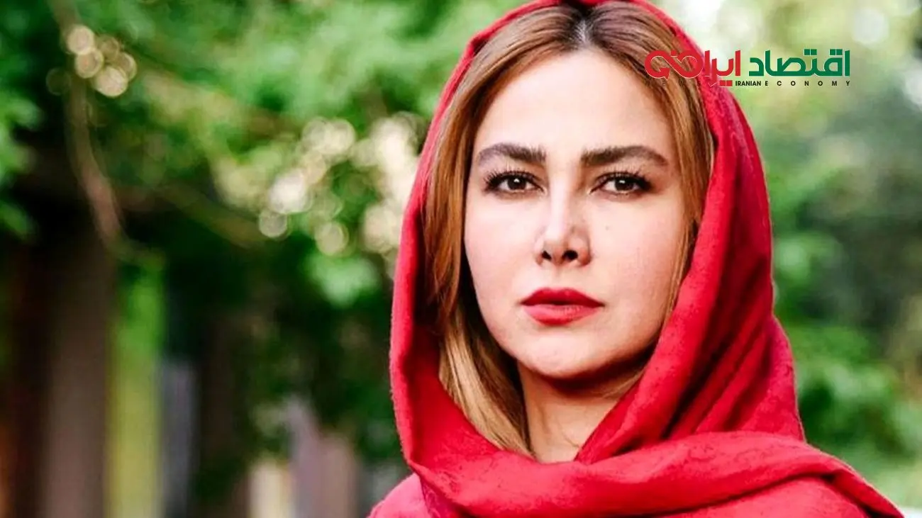 عکس عجیب آنا نعمتی؛ خوردن گل و موهای پریشان! ببینید