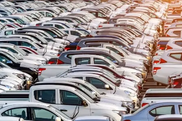 قیمت روز خودروهای داخلی و خارجی در بازار 26 فروردین ماه