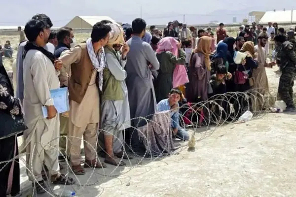 خروج اتباع افغان از ایران/ فرصت شغلی برای کارگران ایرانی!