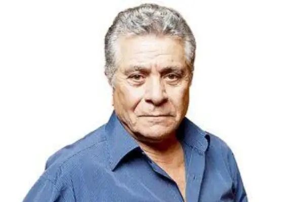 آیا بهروز وثوقی با ساواک همکاری داشت یا مخالف آن بود؟