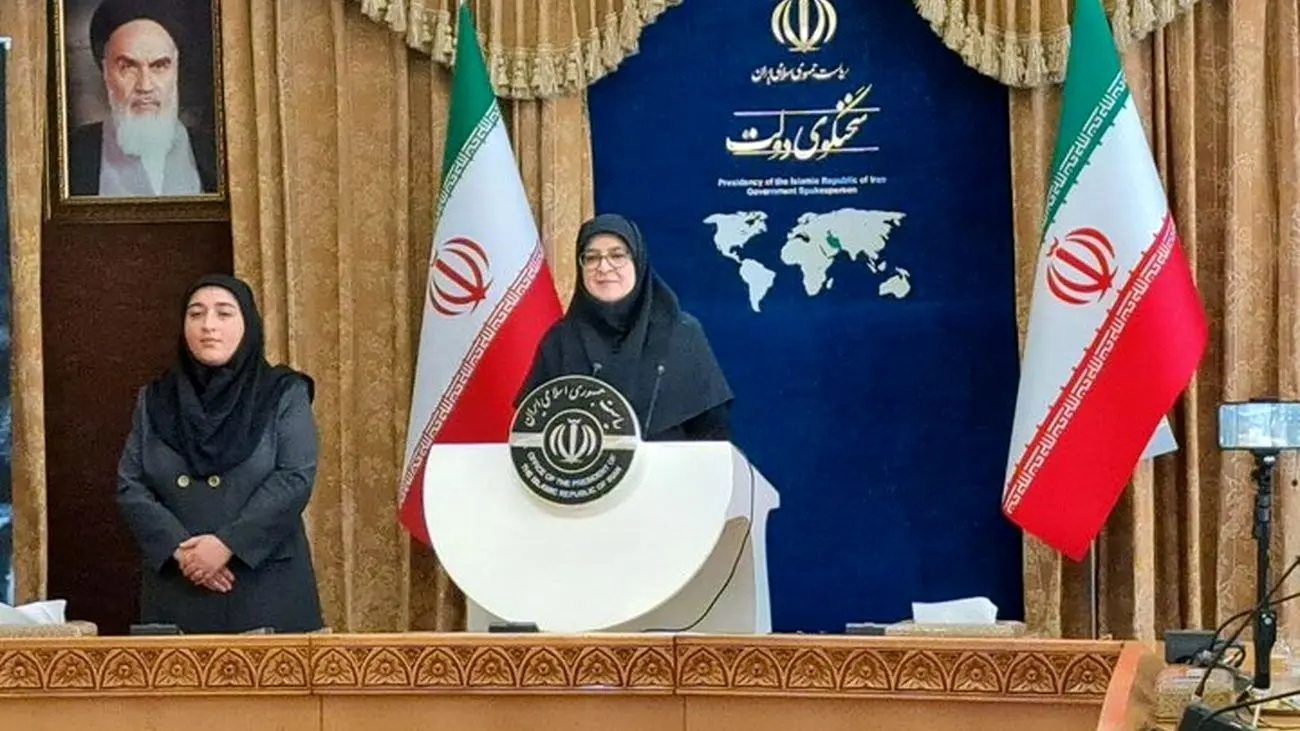 سخنگوی دولت: اینکه بگویم فقر پایین آمده درست نیست؛ مردم باید حس کنند/ به اتباع زمین فروخته نمیشود