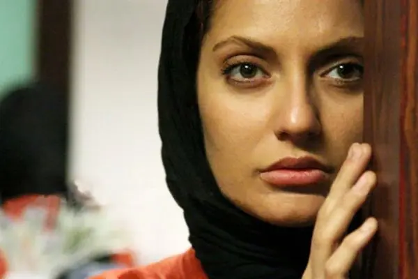 عکس جدید مهناز افشار در ساحل دریای آمریکا / سانسوری و بی حجاب !