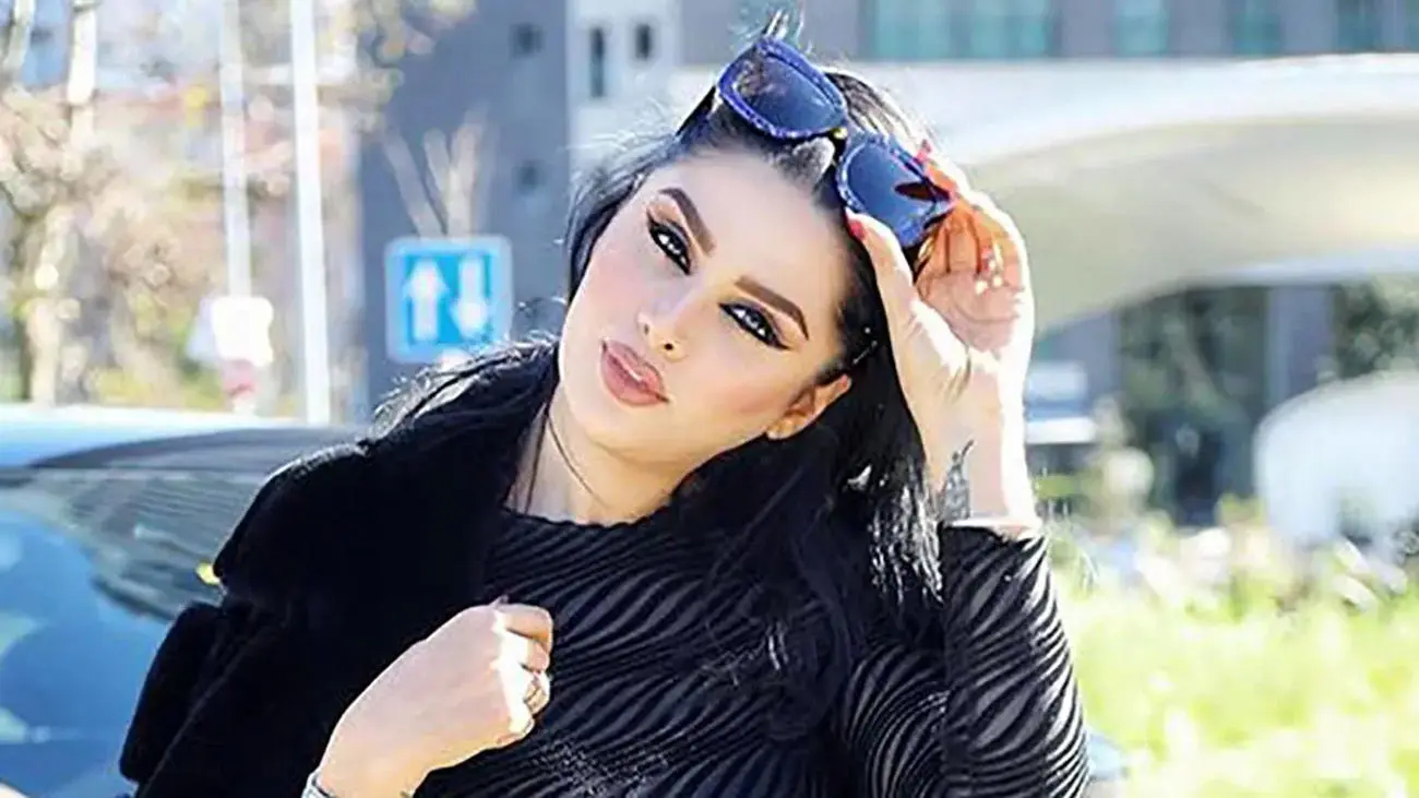 فخرفروشی دنیا جهانبخت با لباس های فوق میلیونی اش / لندن را بهم ریخت !