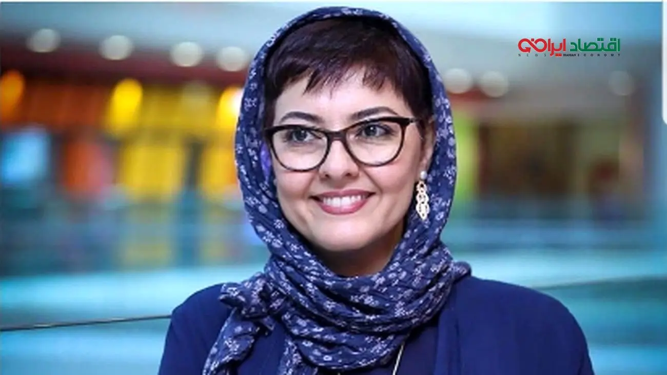 تصاویر جنجالی آناهیتا همتی و مادرش از ساحل سرد پاییزی!