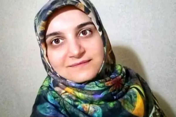 لحظه آزادی مشروط مهدیه اسفندیاری از زندان فرانسه + فیلم