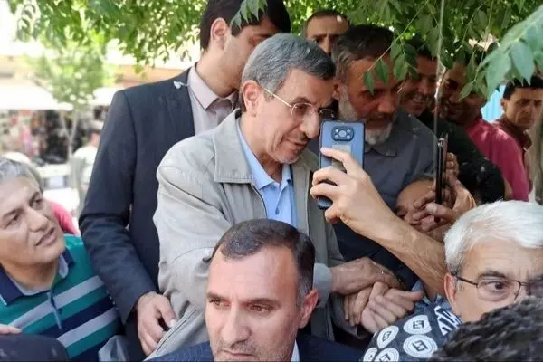 بازگشت احمدی‌نژاد به صحنه سیاست؛ تکرار اشتباهات گذشته در لباسی تازه؟