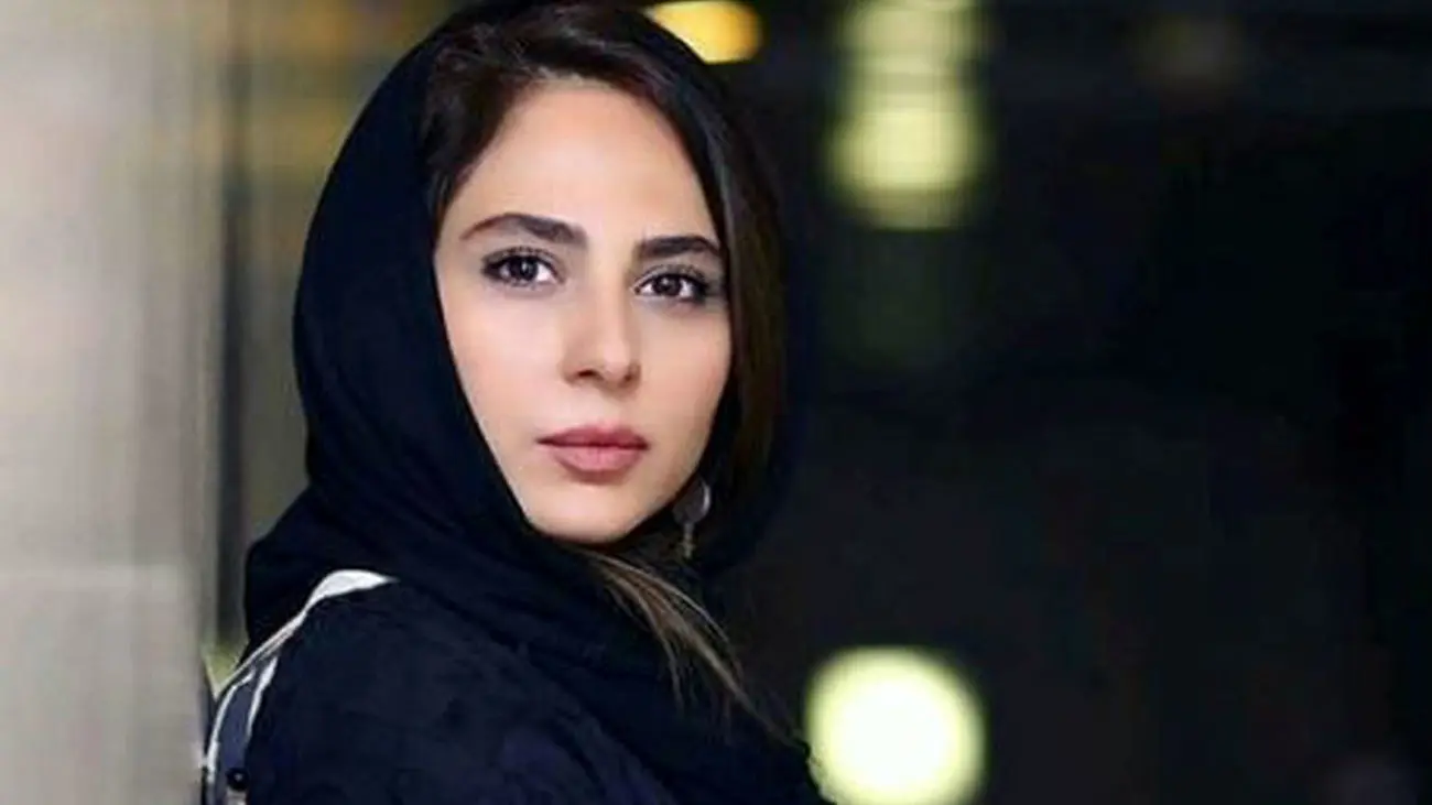 این زن خیلی پیر رعنا آزادی ور است / چه بلایی سر خانم بازیگر خیلی شیک آمد ؟!