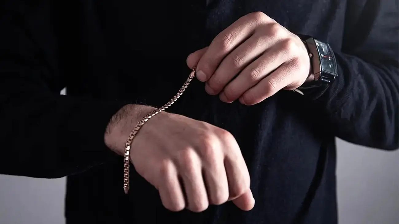 ۷ نکته برای ست کردن دستبند با هر نوع لباسی