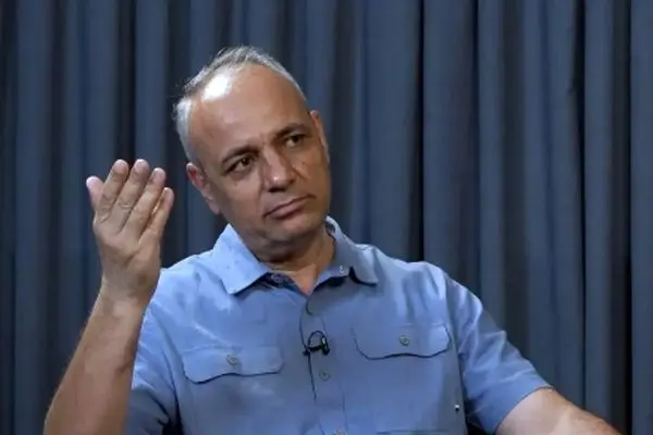 زیدآبادی: وفاق دود شد و به هوا رفت!