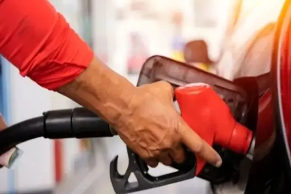 افشای قیمت جدید بنزین/ آیا تغییر نرخ در راه است؟