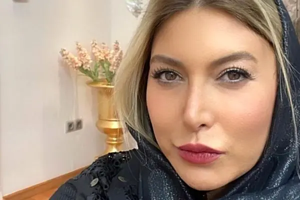 تصاویر حیاط لاکچری و سرسبز خانه فریبا نادری در زعفرانیه