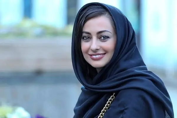 نفیسه روشن و لحظات رویایی با فولکس قورباغه‌ای خوش‌رنگش!