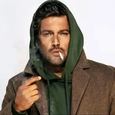 عکس‌های تکان‌دهنده کودکی حامد بهداد و جذابیت ماندگار او!