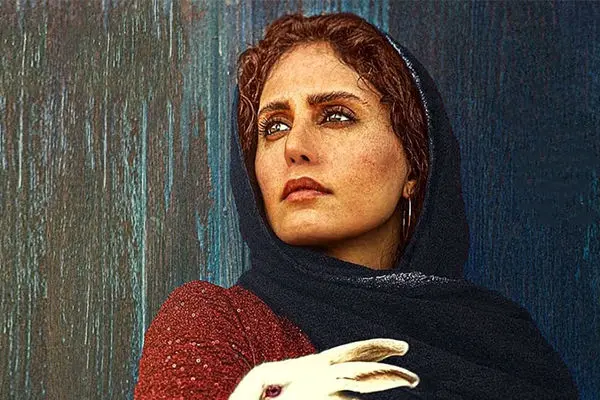 فیلم باورنکردنی از مولودی خوانی الناز شاکردوست در جمع خانوم های دف زن / عجب ماشالا ماشالایی میگه !