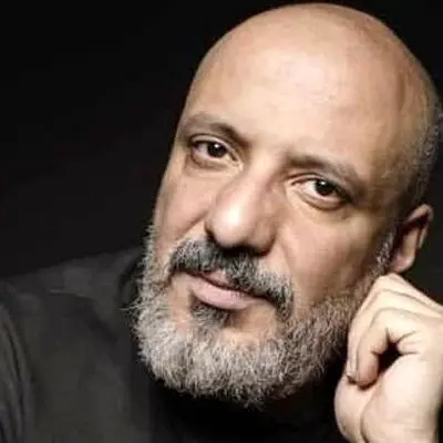 تیپ خاص امیر جعفری با شلوار لی کیسه برنجی در دهه هفتاد + عکس