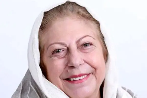 عکس نایاب ثریا قاسمی و حمیده خیرآبادی در دهه 40 / جوانی مادر و دختر معروف را ببینید !