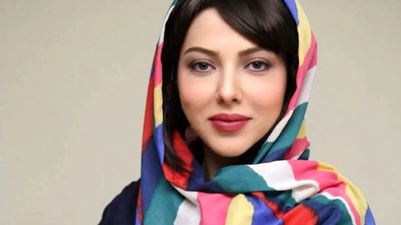 لاکچری بازی لیلا اوتادی در ماشین خیلی میلیاردی اش / همه حسرت خوردند !