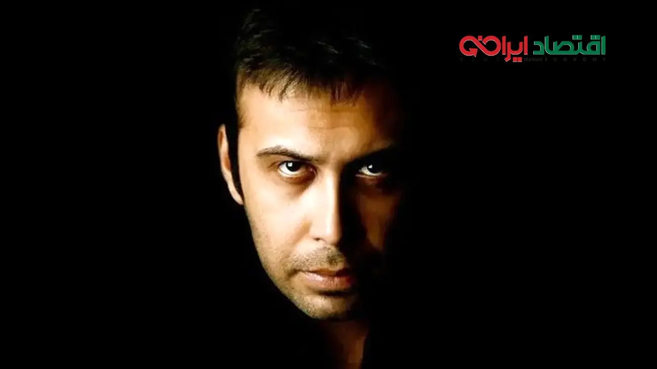 چیدمان جذاب محسن چاوشی مبلمان چستر، زیرپایی عثمانی و گل‌های طبیعی!