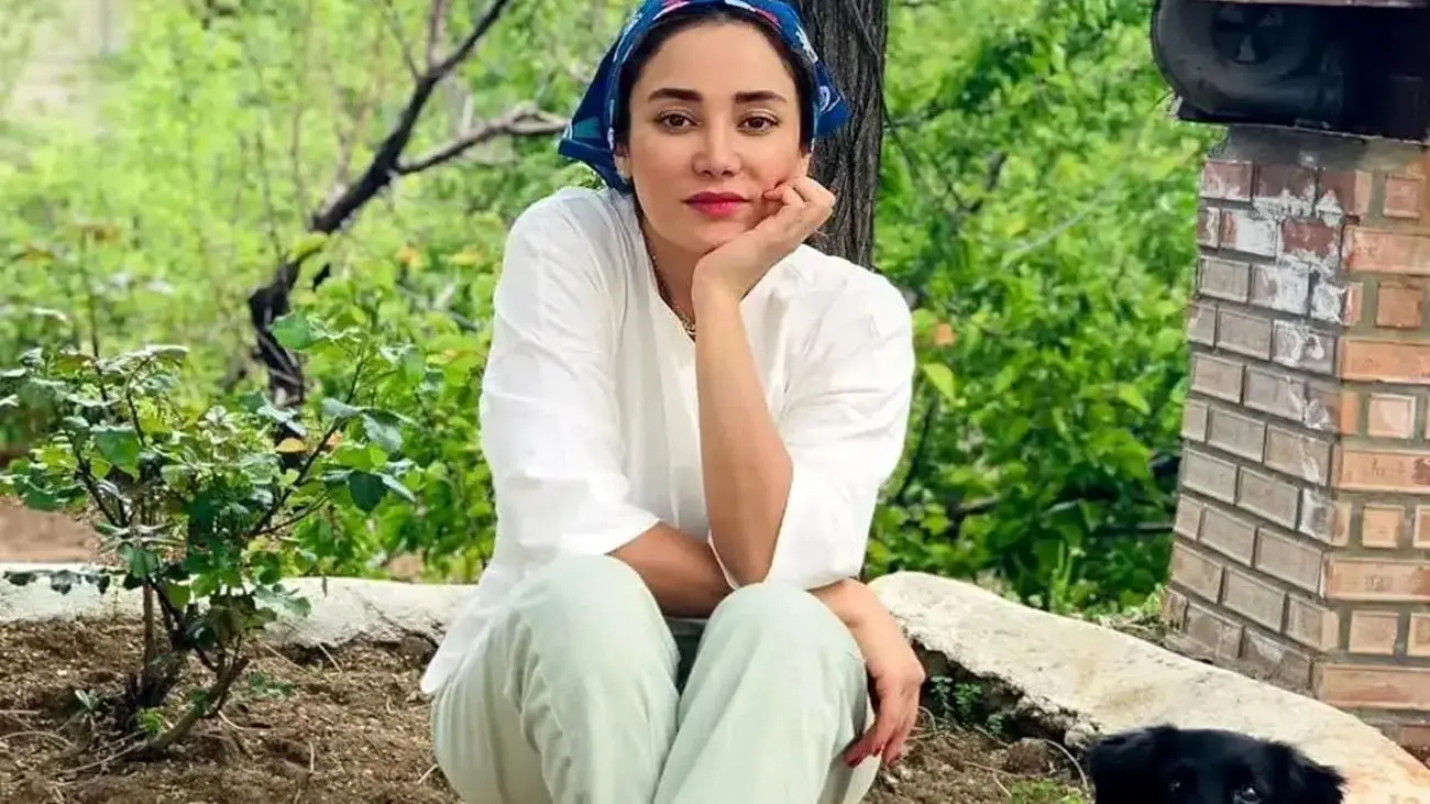 خواهر سینا مهراد ، زن داداش خیلی جذاب بهاره افشاری است + عکسی که لو داد