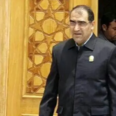 تصاویر جذاب خدمت به امام رضا(ع)؛ از علیرضا دبیر و فرهاد قائمیان تا سیاستمداران مشهور!