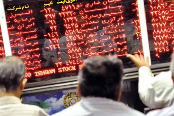 رنگ قرمز بر تالار شیشه ای / شاخص بورس چند  هزار واحد ریخت؟